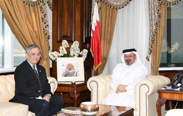 وزير المالية يجتمع مع سفير تايلاند لدى المملكة